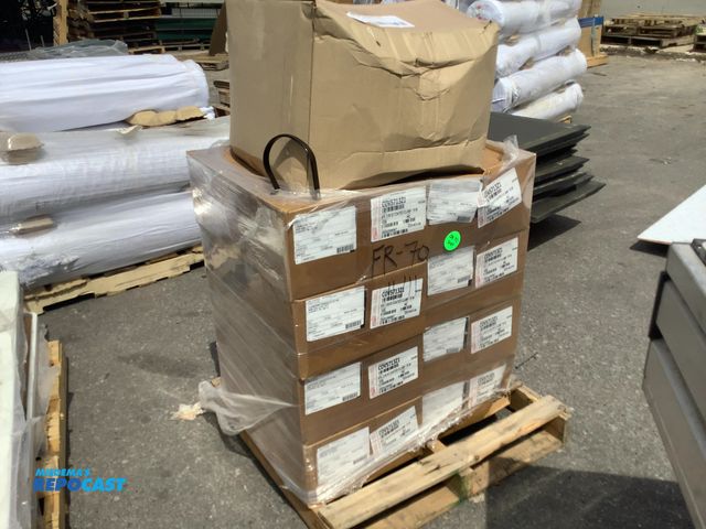 Lot 2-76892 - Skid of coated clamps (1000)