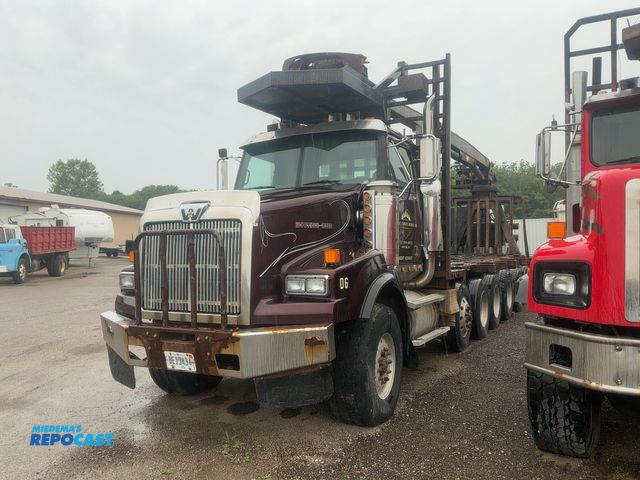 Lot 2-11837 - 2006 Western Star 4900SA Log Truck