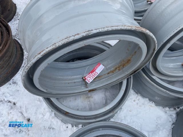 Lot 2-72665 - 2 Refurbished 22.5 Dayton rims.