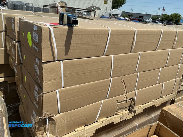Lot 2-76865 - Skid lot of (8) VKB3Z-99501A42-DF Ford Ranger 6.0’ Tonneau Covers