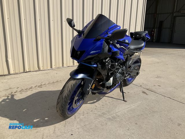 Lot 2-22916 - 2023 Yamaha YZF-R7 Motorcycle