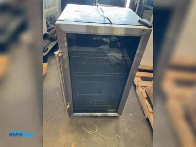 Lot 2-11556 - Scratch & Dent Intertek VTBC108L01SS Beverage cooler