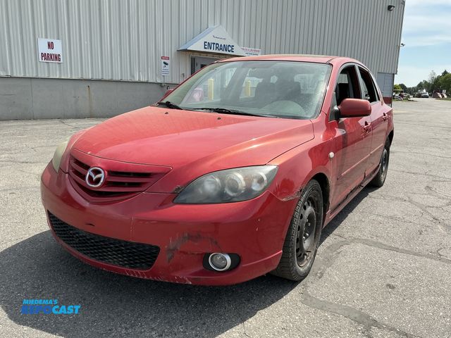 Lot 2-75248 - 2004 Mazda 3 Sedan FWD