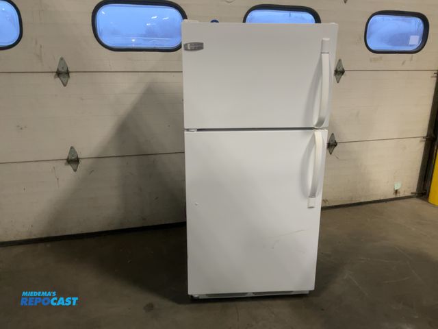 Lot 2-19737 - Scratch & Dent Frigidaire FRT15G4JW4 Refrigerator/Freezer