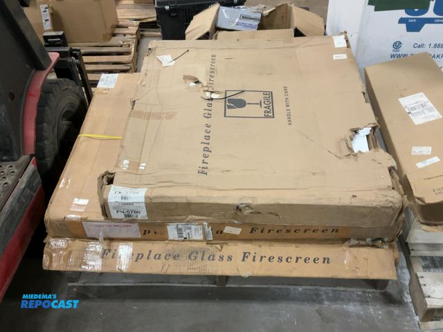 Lot 2-14712 - (3) Fenwick FN-5700/FN-5702 Fireplace Glass Firescreens