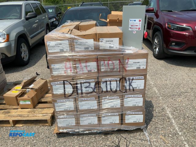 Lot 2-64228 - Approximately EATON 53 30A 600v heady duty safety switch