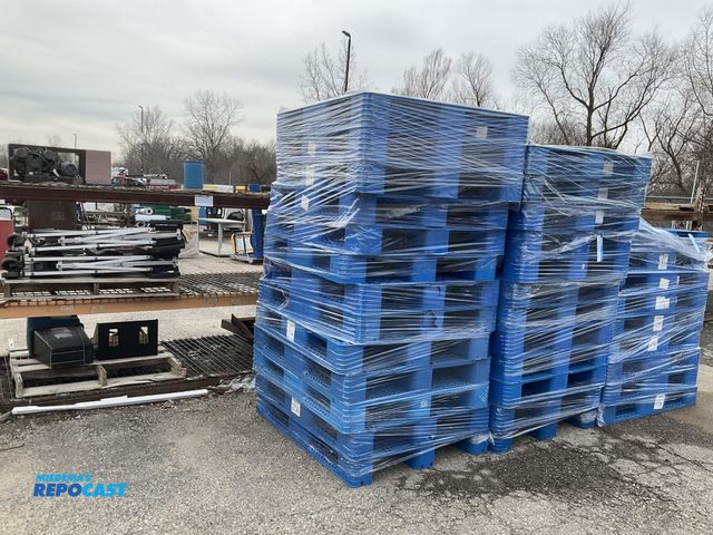 Lot 2-92326 - Lot of (13) blue plastic pallets (some damaged)
