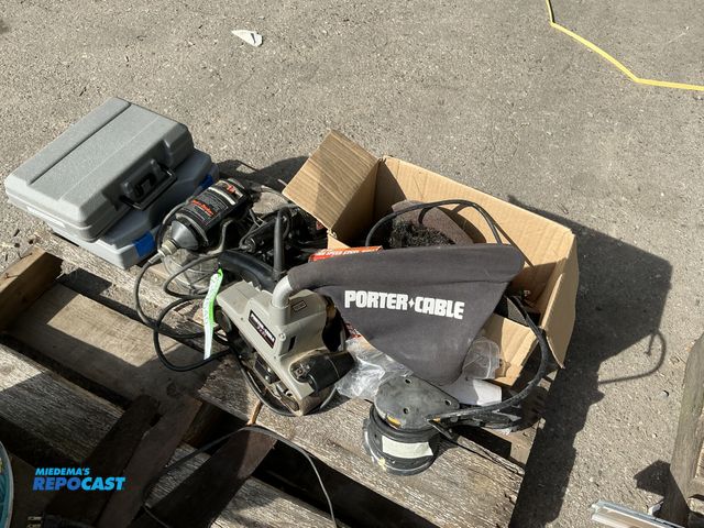 Lot 2-67540 - Lot of various different  tools a grinder, a Porter cable saw, rotary hobby shop, sander, craftsman ...
