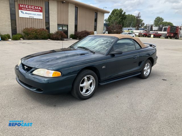 Lot 2-30169 - 1994 Ford Mustang GT Convertible RWD