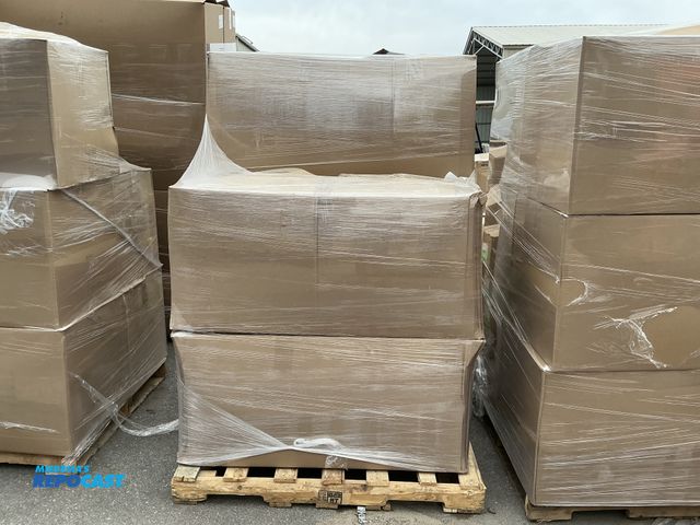 Lot 2-24730 - (5 boxes) of 38" x7.5" 3/16 3rd web Bubble Bags, 275 per box