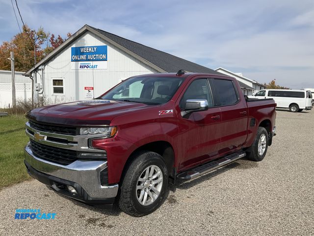 Lot 2-61234 - 2019 Chevrolet Silverado 1500 LT Crew Cab Short Box Pickup Truck 4x4