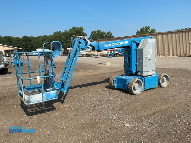 Lot 2-40286 - 2014 Genie Z-30/20N RJ Electric Articulating Boom Lift