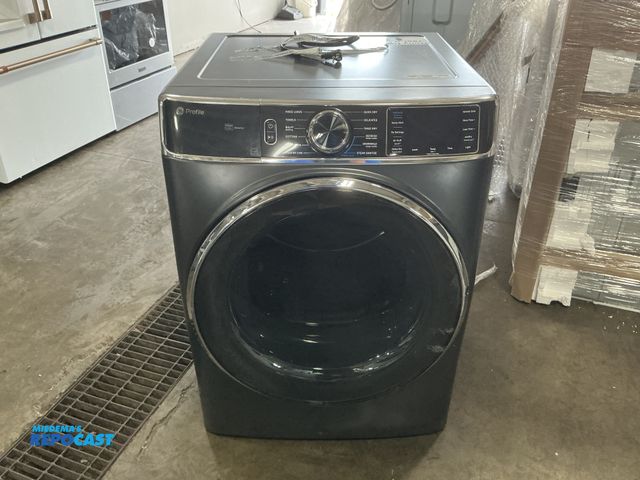 Lot 2-55221 - Scratch & Dent General Electric PFD95GSPWODS Smart Front Load Gas Dryer with Steam and Sanitize Cycl...