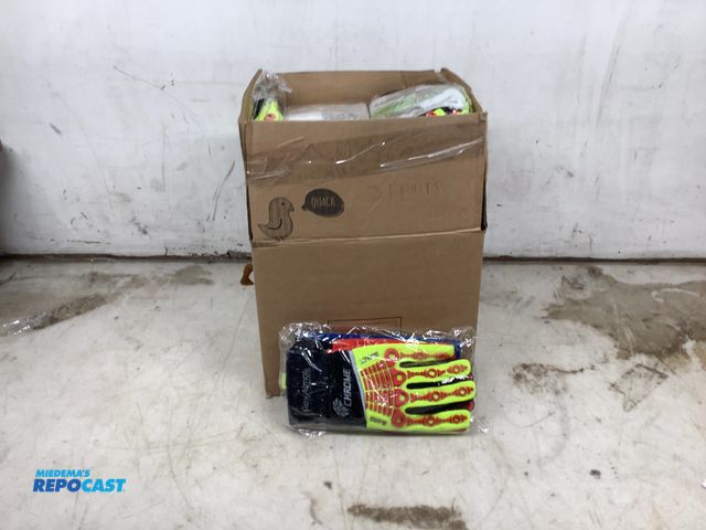 Lot 2-15629 - 31 New HexArmor Chrome series waterproof 4036 Size large gloves