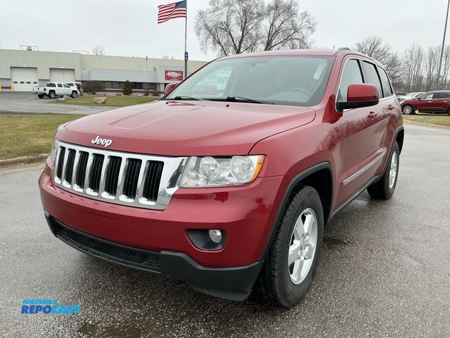 Lot 2-77229 - 2011 Jeep Grand Cherokee Laredo 4WD SUV 4x4