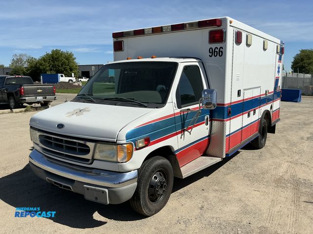 Lot 2-45840 - 2000 Ford Econoline Ambulance