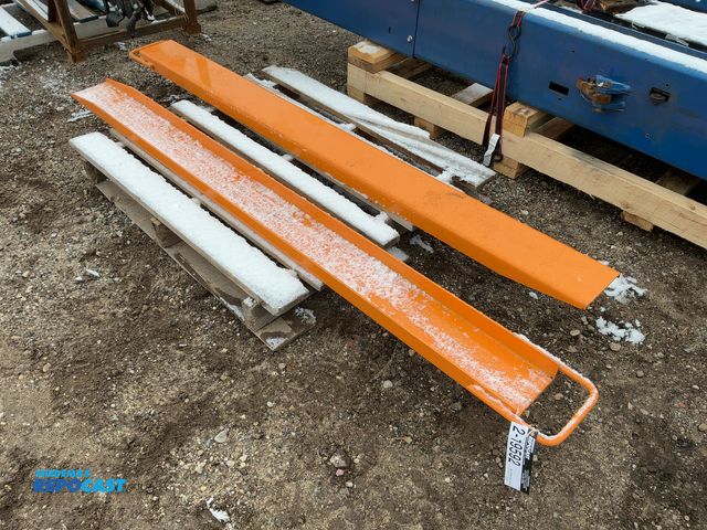 Lot 2-19592 - 2 Pallet Fork Extensions