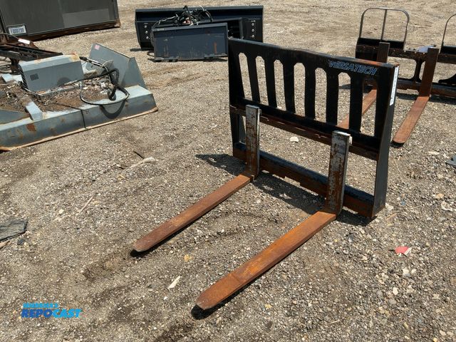 Lot 2-45765 - Versatech Pallet forks attachment (DOBSON)