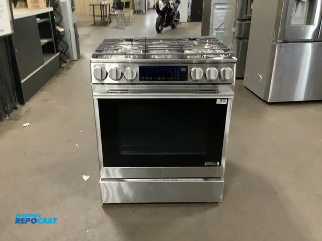 Lot 2-55256 - Scratch & Dent Gas Free Standing LG LSGL6335F Range