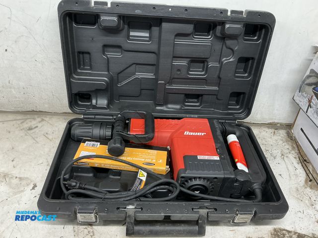 Lot 2-76605 - Bauer SDS Max Type Pro Demolition Hammer Kit163-B