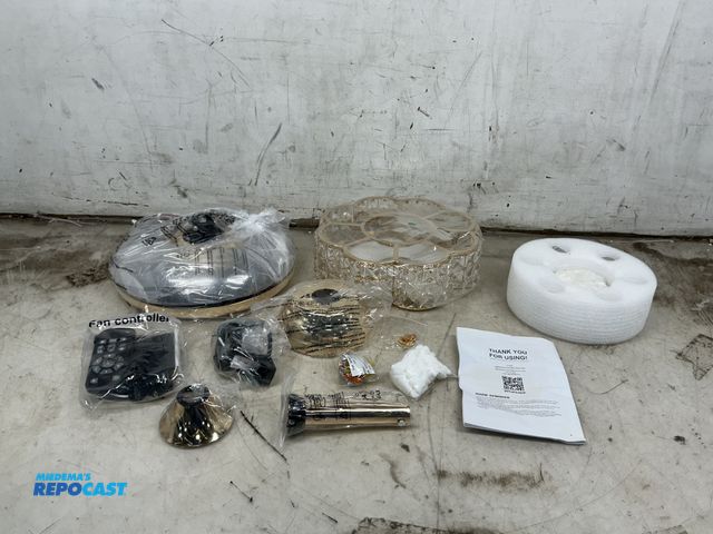 Lot 2-92064 - Ceiling fan chandelier model#HY-9320