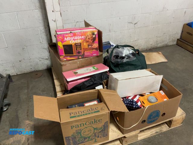 Lot 2-19632 - Assorted kids toys, USA flags, mini oven, dolls