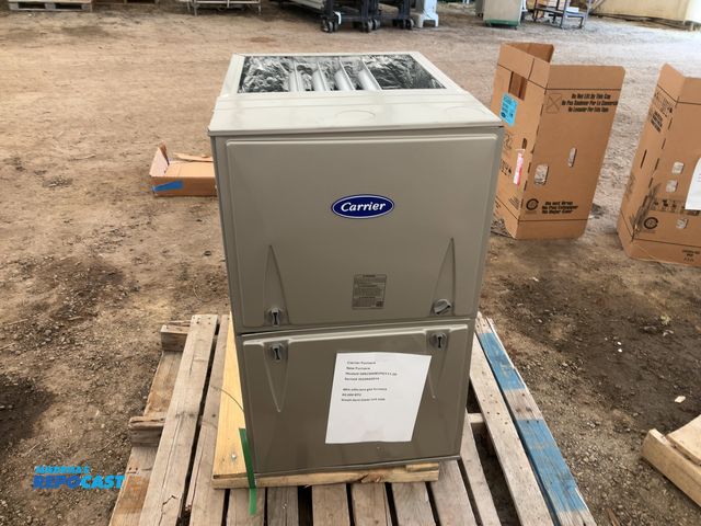 Lot 2-70328 - Scratch & Dent Carrier Furnace 59SC6A080M2111-20 Furnace