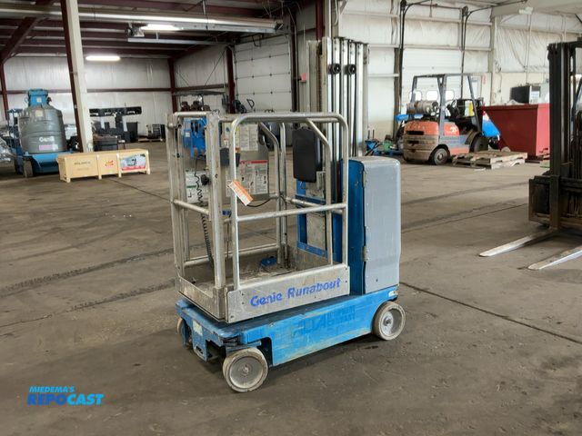 Lot 2-41603 - 2017 Genie GR-20 Runabout Vertical Mast Lift
