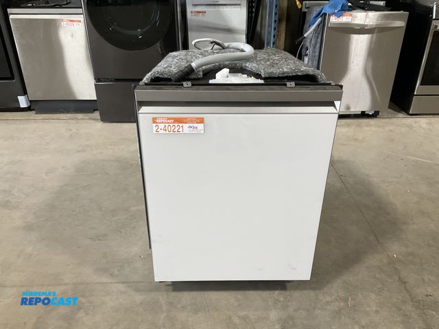 Lot 2-40221 - Scratch & Dent Samsung DW80BB707012AA Top Control Built-In Tall Tub Smart Dishwasher