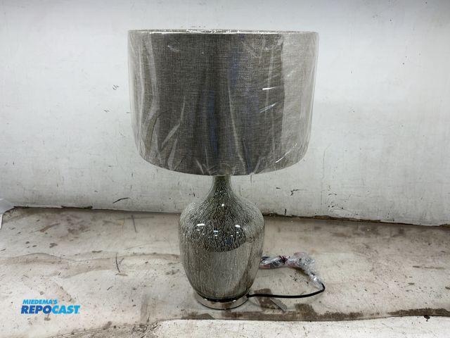Lot 2-67606 - Glass base lamp