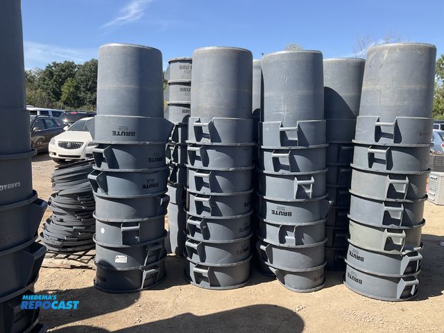 Lot 2-33347 - Lot of 50+ assorted condition Rubbermaid  brute plastic stackable trash cans includes roughly 40 lid...