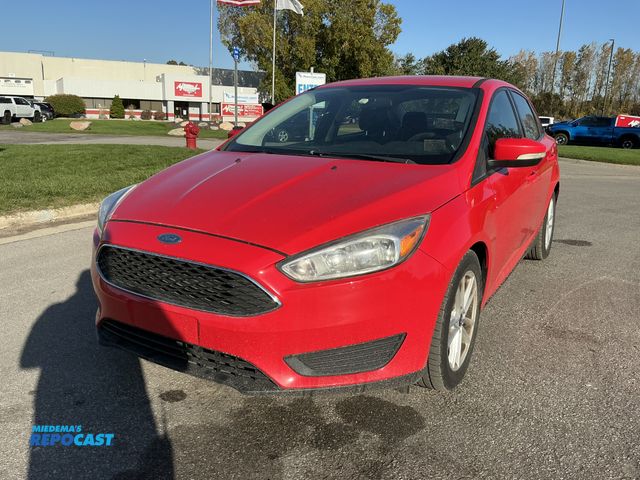 Lot 2-67241 - 2017 Ford Focus SE Sedan FWD