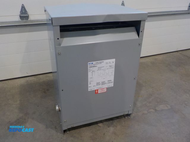 Lot 2-30257 - EATON Cutler-Hammer dry type transformer. CAT no. V48M28B30CU. 30 KVA. 208Y/120 volts. 3 phase.