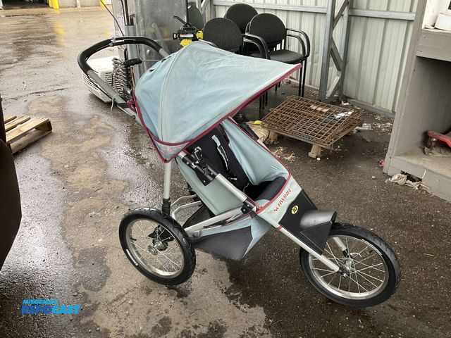 Lot 2-64089 - Schwinn M3 3-wheel Retractable Baby Stroller