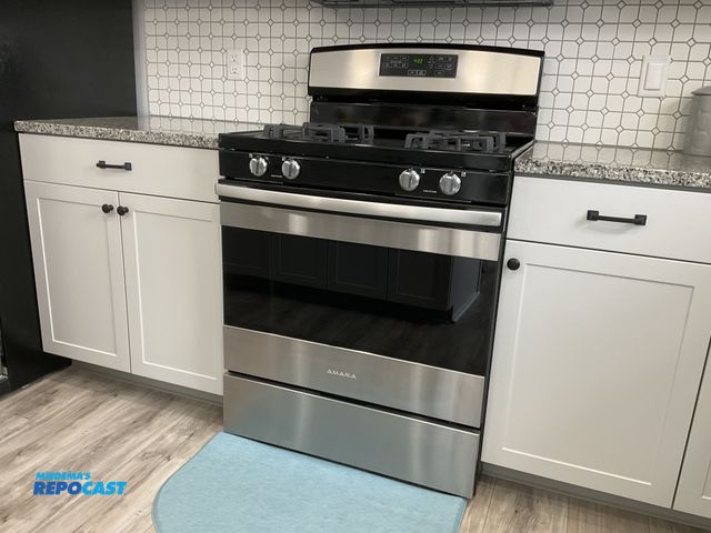 Lot 2-94449 - Gas Amana AGR6603SFS2 Range