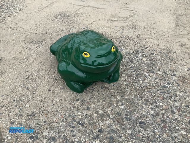 Lot 2-18467 - Huge concrete frog - abt 30lbs