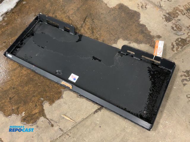 Lot 2-42511 - New Tomahawk  Universal Skid Steer Quick Attach Mounting Plate