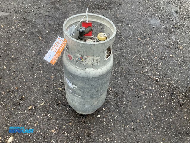 Lot 2-42650 - Aluminum 33lb LP tank, used, valve leaks