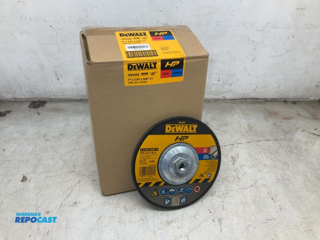 Lot 2-33871 - 10 DeWalt metal cutting grinding wheels - 7" x 1/4" x 5/8"-11