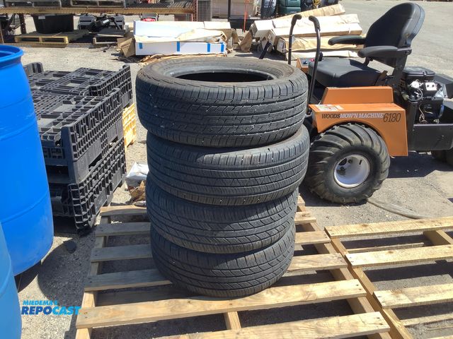 Lot 2-75427 - (4) Mastercraft SRT Touring SC5 M+S 225/60R16 Radial tubeless tires, DOT U9X3 FYE 4523