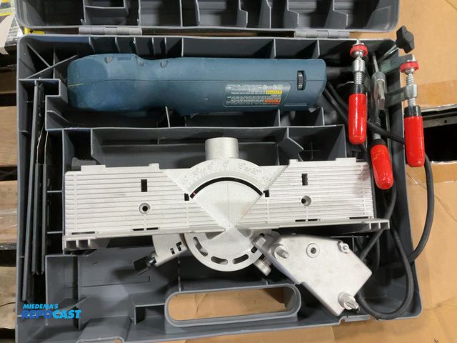 Lot 2-67772 - Bosch 1640VSK Handsaw with accessories and tool box