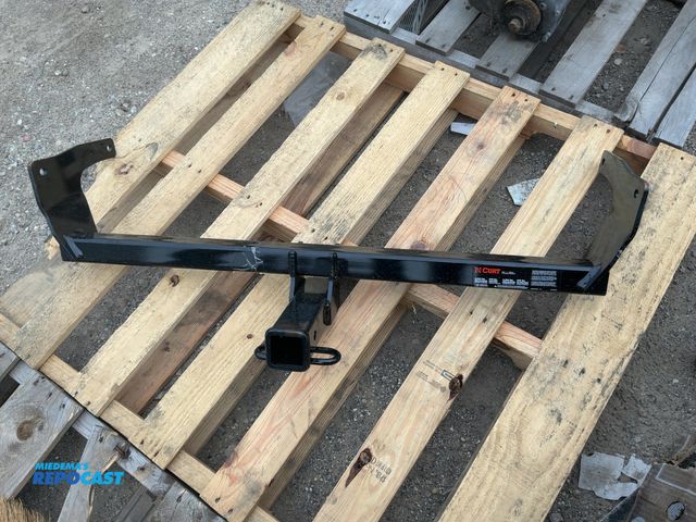 Lot 2-69406 - Curt hutch attachments 4,500lbs