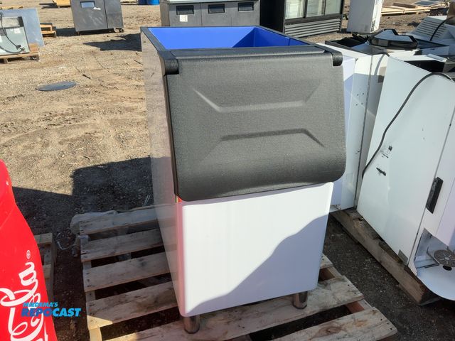 Lot 2-94343 - Vevor Ice Making Machine (Ice Storage Bucket) S/N: 230901 2858 5 0640 560mm x 807mm x 935mm