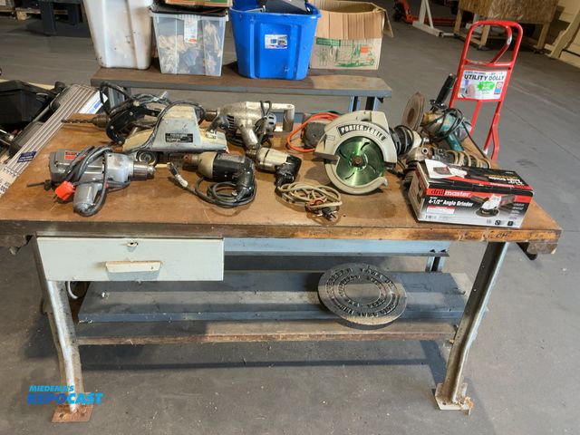 Repocast.com - Lot 2-25383 - Electric Powered Set of used electric ...