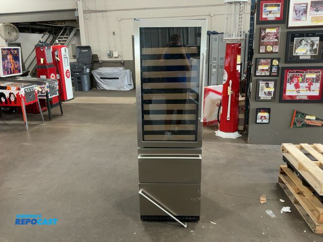 Lot 2-11525 - Scratch & Dent Vinotemp EL-BWC108-SSL 108-Bottle and 100-Can Dual-Zone Beverage Cooler