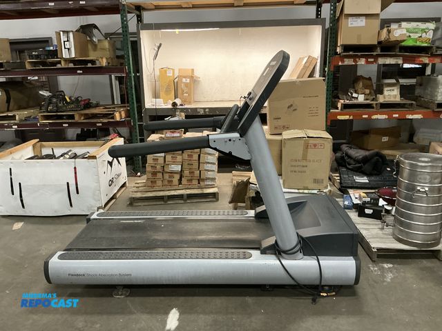 Lot 2-74978 - Life Fittness Flex deck shock absorption system commercial treadmill, 35”x82.5”x62”H- grey