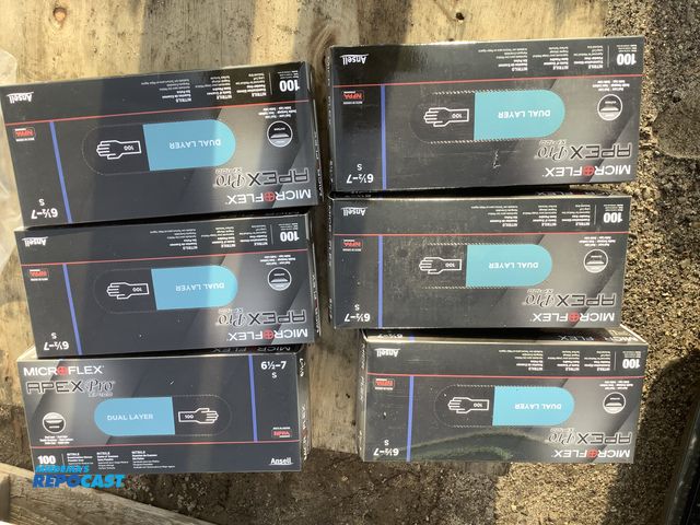 Lot 2-93229 - New Skid Lot of apex pro dual layer gloves 6 boxes 100 in each size small