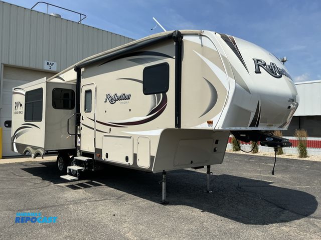 Lot 2-42068 - 2015 Grand Design Reflection 27RL 5th Wheel Camper