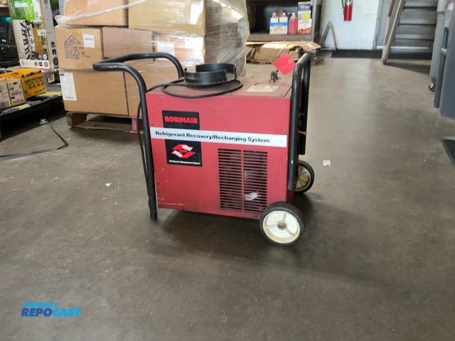 Lot 2-27646 - robinair refrigerant recovery and recharging station 17600A