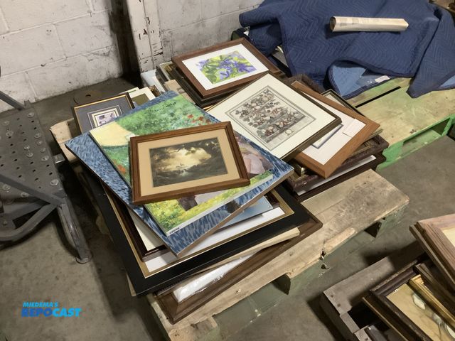 Lot 2-14679 - Lot of Assorted Pictures Paintings